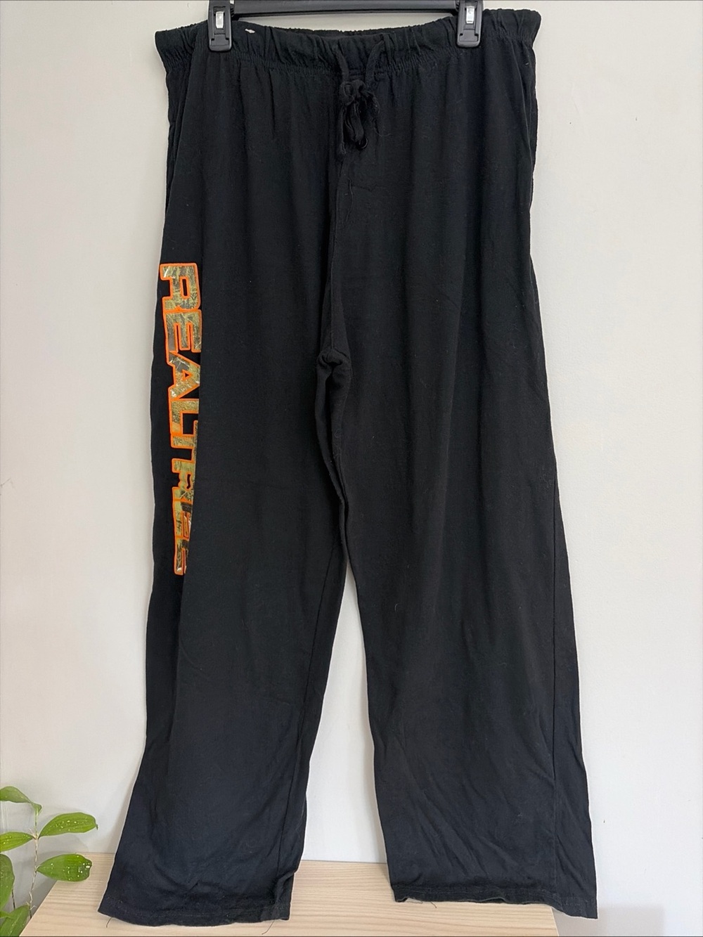 Realtree Black Men's Sweatpants with Side Logo size XL